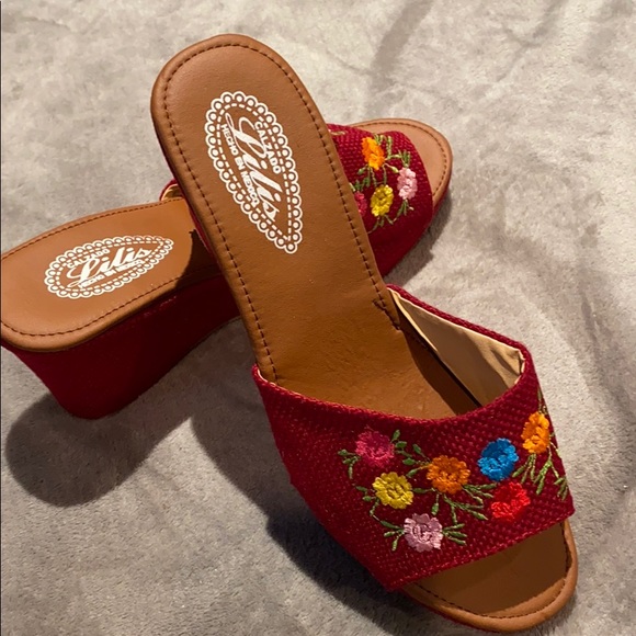 Sandals - Picture 2 of 3